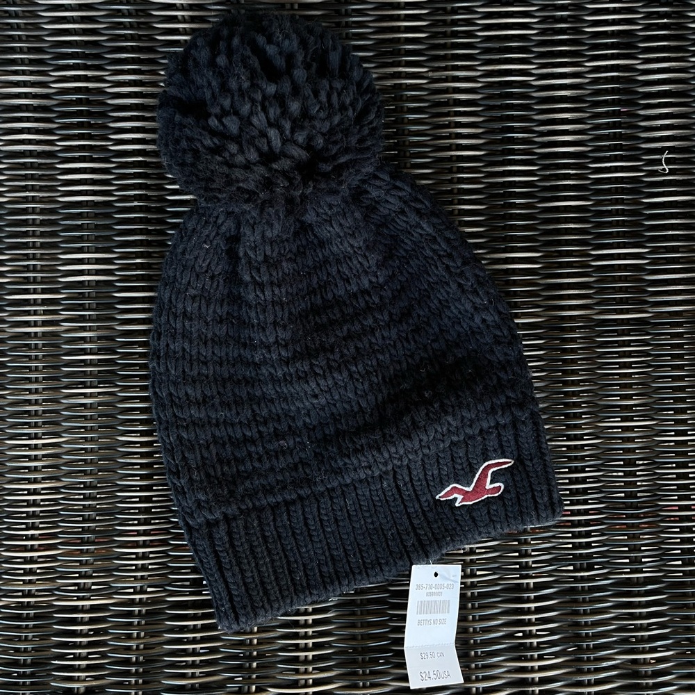 NWT Hollister Pom Pom Beanie - Navy